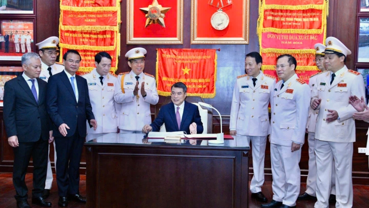 Thời sự 18h 18/4/2026: Thủ tướng Lê Minh Hưng dự lễ kỷ niệm 80 năm Cảnh sát hình sự