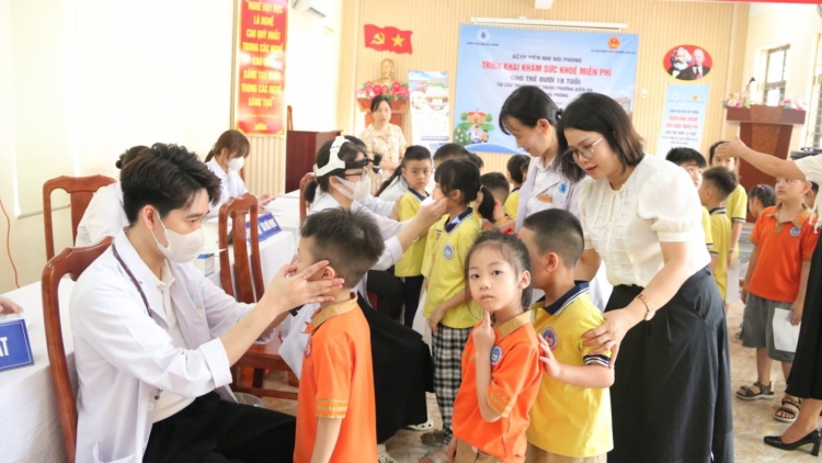 Bệnh viện Nhi Hải Phòng triển khai khám sức khỏe miễn phí cho hơn 1.000 học sinh 