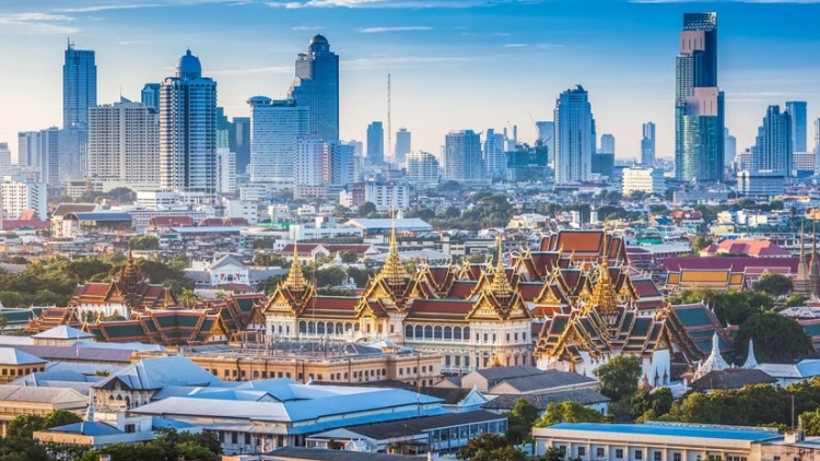 Cuộc đua Thống đốc Bangkok nóng lên với những cam kết cải cách đô thị   