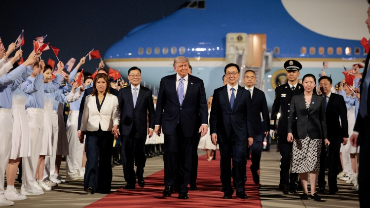 Tổng thống Mỹ Donald Trump đến Bắc Kinh, bắt đầu thăm Trung Quốc