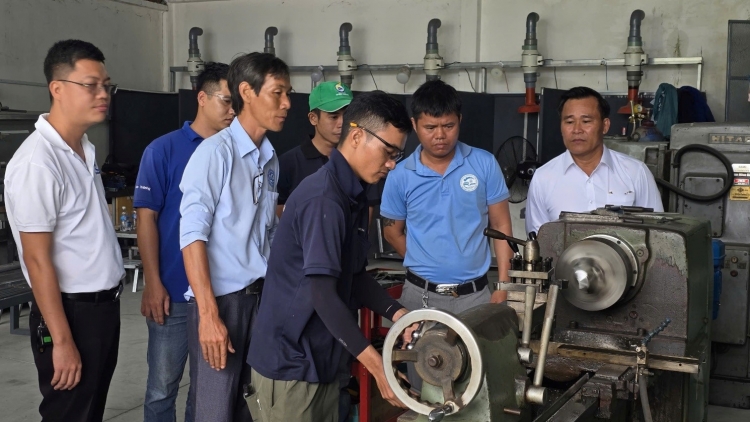 Giải bài toán nhân lực chất lượng cao bằng cơ chế "đặt hàng"