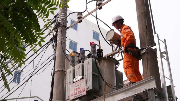 Công ty điện lực Thái Nguyên đảm bảo cung ứng điện cao điểm mùa nắng nóng