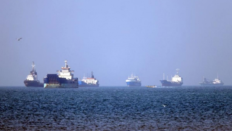 Iran muốn đạt thỏa thuận công bằng và toàn diện với Mỹ; tàu hàng Pháp bị tấn công tại eo Hormuz