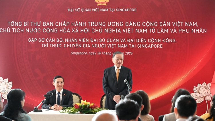 Tổng Bí thư, Chủ tịch nước và Phu nhân gặp gỡ cộng đồng người Việt tại Singapore