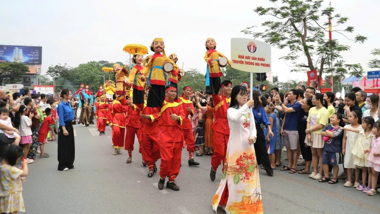 Theo dòng thời sự chiều 18/5/2026