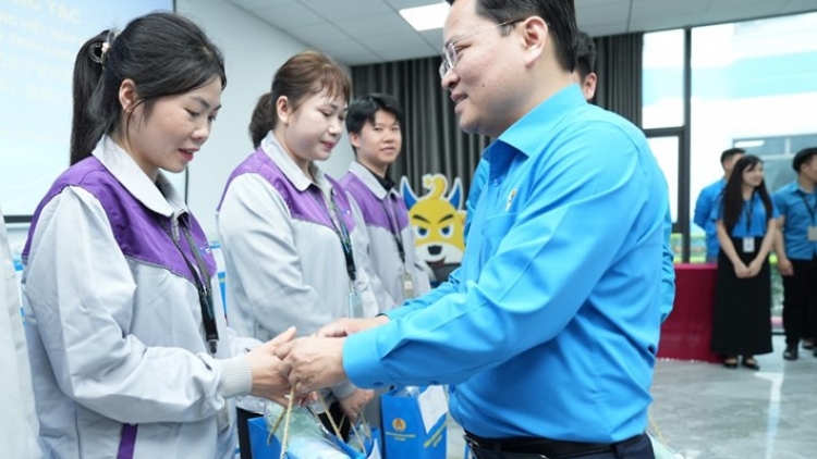 Công đoàn Việt Nam dành 100 tỉ đồng hỗ trợ người lao động mắc bệnh hiểm nghèo