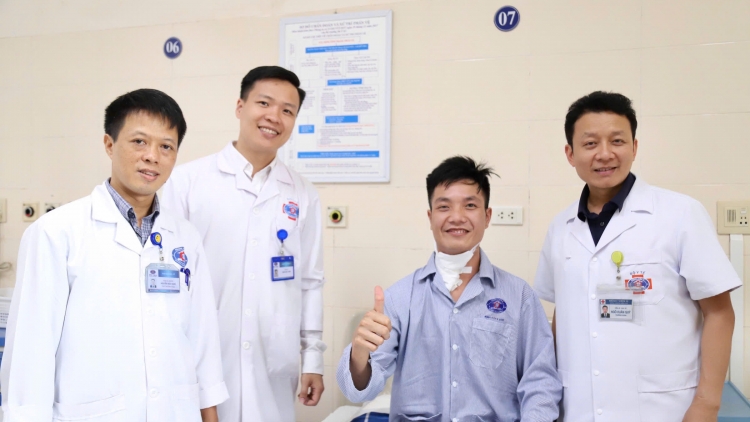 Xử lý kịp thời ung thư lưỡi kết hợp tạo hình thẩm mỹ bằng kỹ thuật vi phẫu cho người bệnh