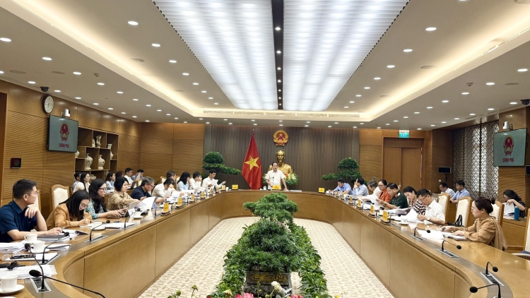 Phó Thủ tướng Lê Tiến Châu chủ trì cuộc họp góp ý 3 dự án luật