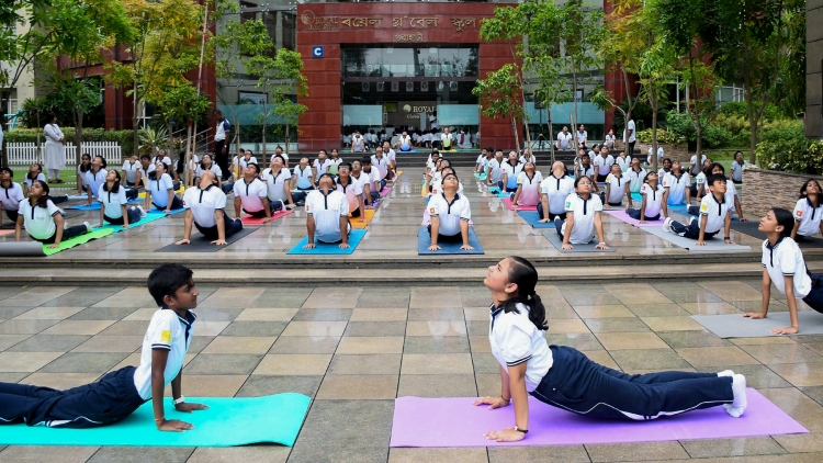 Ngày Yoga quốc tế lần thứ 12: “Yoga cho tuổi già khỏe mạnh”