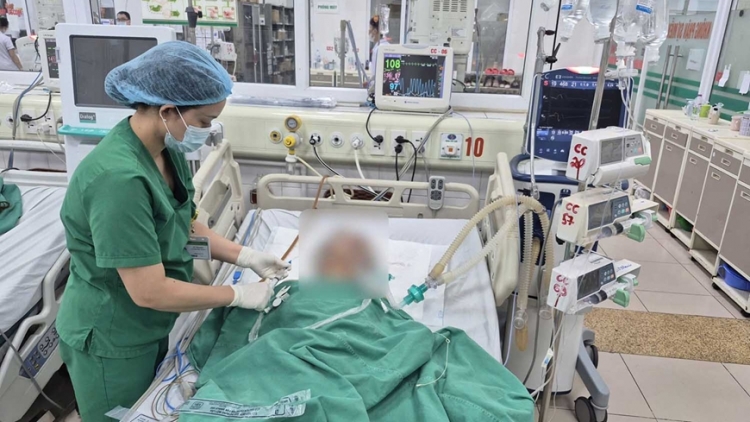 Cứu sống bệnh nhân sốc nhiễm khuẩn, suy đa tạng nguy kịch