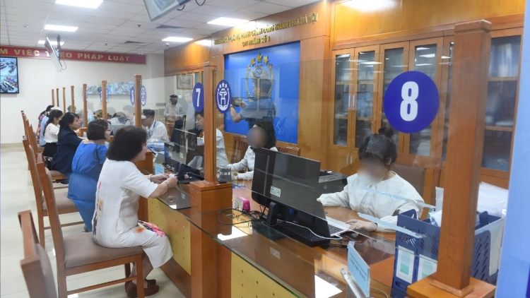 Hà Nội chấn chỉnh thái độ của cán bộ sau vụ cụ bà 97 tuổi bị từ chối xác nhận ủy quyền lương hưu