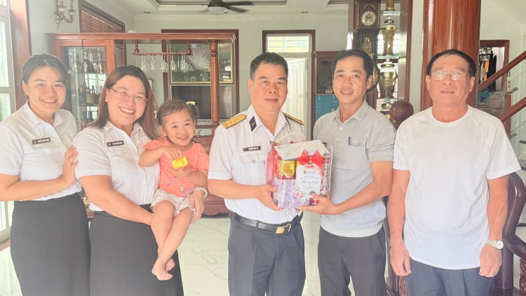 Tân Cảng Hiệp Phước lan tỏa yêu thương đến con em người lao động 