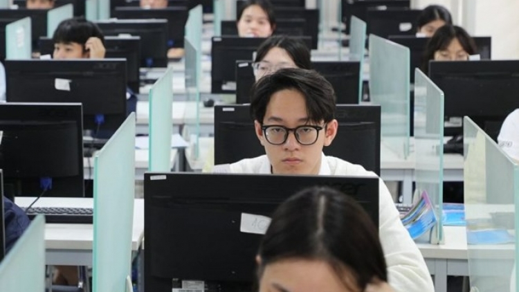 Thời sự 21h30 13/6/2026: Bộ Giáo dục và Đào tạo dự kiến thí điểm thi trên máy tính từ năm 2027