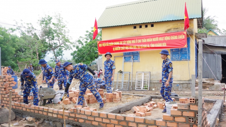 Theo dòng thời sự chiều 1/6/2026