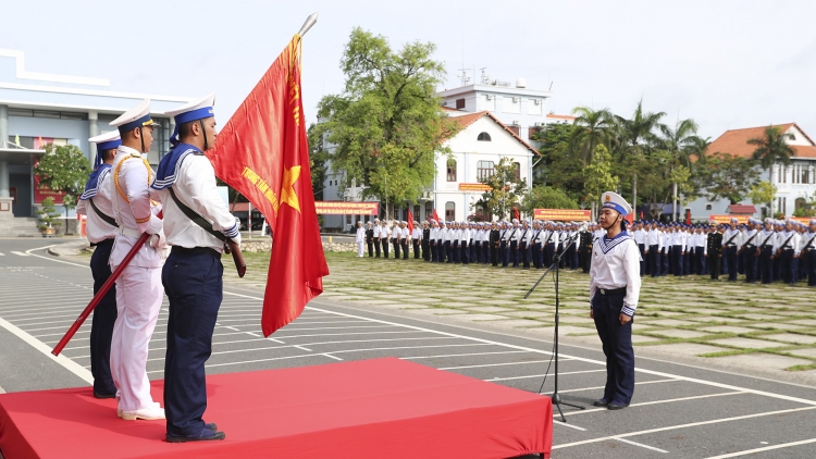 100% chiến sĩ mới Vùng 3 Hải quân hoàn thành khóa huấn luyện