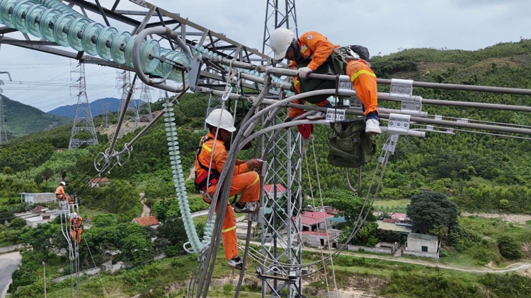 Hệ thống điện miền Bắc dự kiến lập kỷ lục mới vào tối nay 24/6: Công suất đỉnh đạt xấp xỉ 31.000 MW.