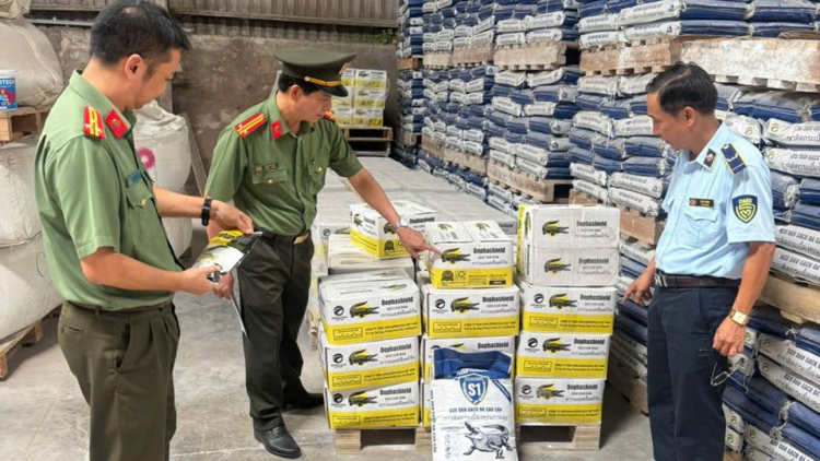 Phát hiện cơ sở sản xuất 46 tấn keo dán gạch có dấu hiệu xâm phạm quyền sở hữu công nghiệp