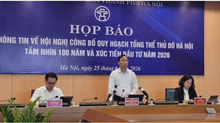 Hà Nội “lên tiếng” về vụ cụ bà 97 tuổi làm thủ tục hành chính