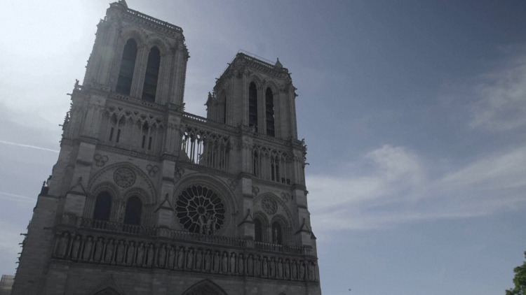 Cuộc khai quật khảo cổ giá trị dưới chân nhà thờ Đức Bà Paris