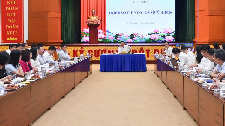 Bộ Tài chính: kiên định với mục tiêu tăng trưởng 2 con số