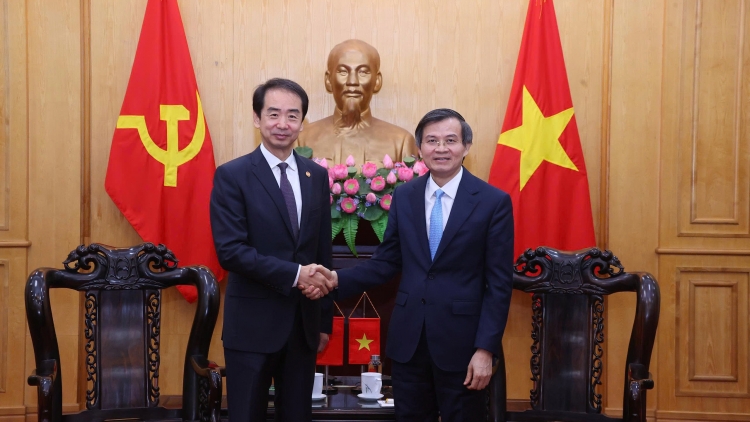 Nâng cao chất lượng và đổi mới hợp tác trao đổi lý luận, bồi dưỡng cán bộ Việt Nam–Trung Quốc
