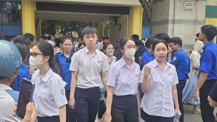 Kỳ thi tốt nghiệp THPT 2026: Thí sinh vượt qua thử thách đầu tiên