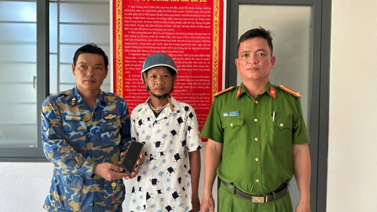 Hành động đẹp của quân nhân Hải quân tại xã La Êê
