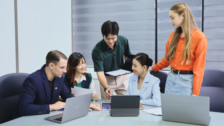 FPT phối hợp với Forrester công bố nghiên cứu toàn cầu về chuyển đổi AI trong doanh nghiệp