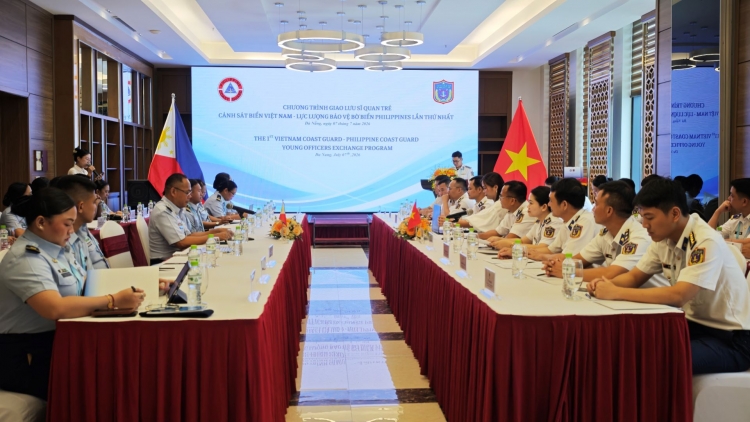 Sĩ quan trẻ Cảnh sát biển Việt Nam - Philippines tăng cường hợp tác vì hòa bình trên biển.