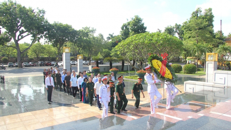 Nỗ lực đính chính thông tin bia mộ để đưa các Anh hùng Liệt sĩ trở về