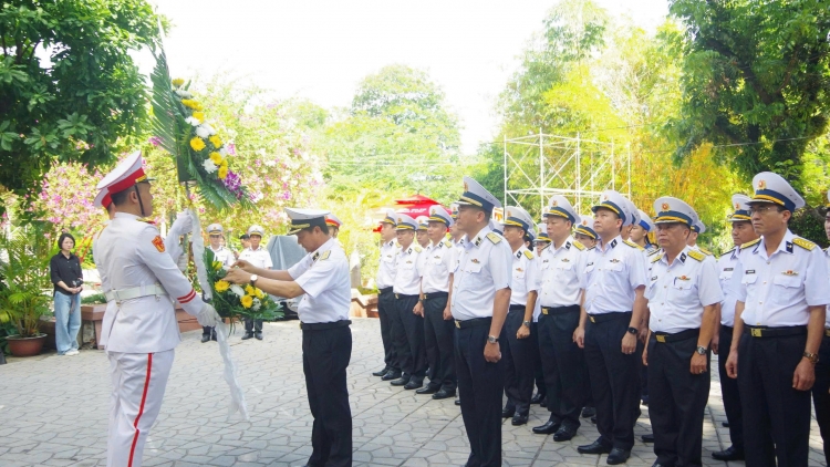 Vùng 2 Hải quân tiếp nối truyền thống “Uống nước nhớ nguồn”