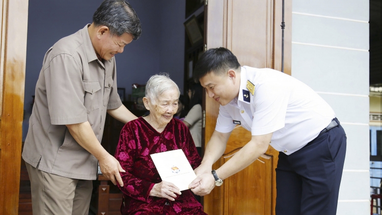 Tân Cảng Sài Gòn tri ân Mẹ Việt Nam Anh hùng, thân nhân liệt sĩ