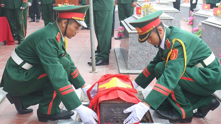 Lặng thầm hành trình đưa đồng đội từ hang Đá Sập trở về
