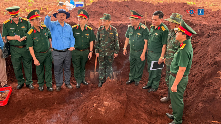 Huy động máy móc, nhân lực tìm hài cốt liệt sĩ trong lô cao su ở Đồng Nai
