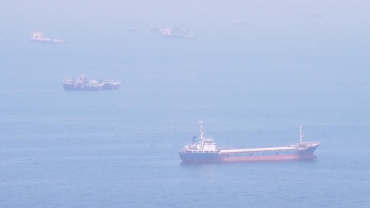 80 tàu thương mại được Mỹ hộ tống qua eo biển Hormuz trong 72 giờ