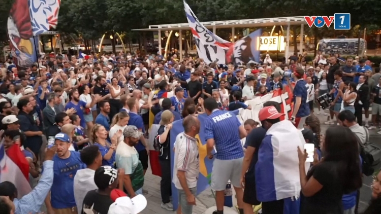 Người hâm mộ biến Dallas thành "sắc xanh" trước trận bán kết giữa Pháp và Tây Ban Nha