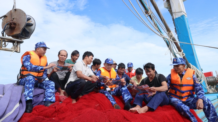 Lan tỏa chương trình “Cảnh sát biển đồng hành với ngư dân” tại các địa phương ven biển 