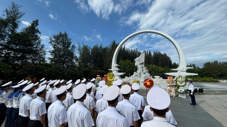 Lữ đoàn 162 lan tỏa nghĩa tình "Đền ơn đáp nghĩa"