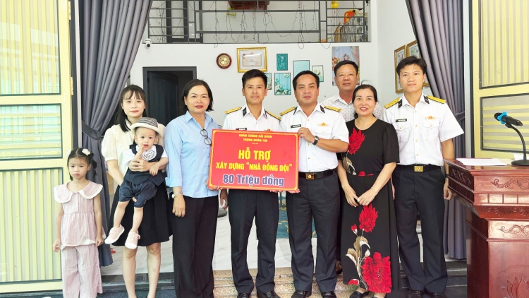 Trung đoàn Tàu ngầm 196 trao “Nhà đồng đội”, tiếp thêm động lực cho quân nhân