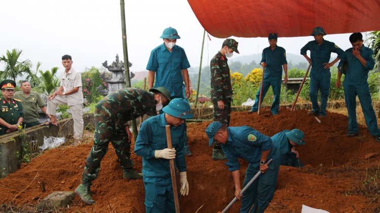 Khai quật, quy tập 7 hài cốt liệt sĩ chưa xác định danh tính tại Lào Cai