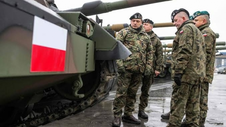 Ba Lan bác bỏ việc triển khai quân đội ở Ukraine