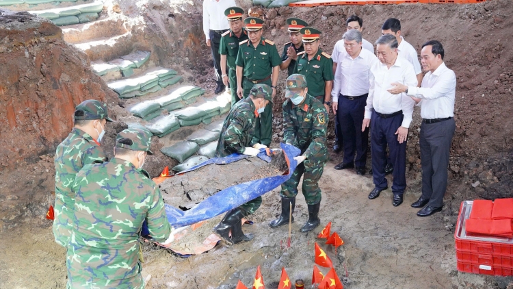 Phát hiện thêm 3 bộ hài cốt liệt sĩ tại Công viên Lê Thị Riêng 