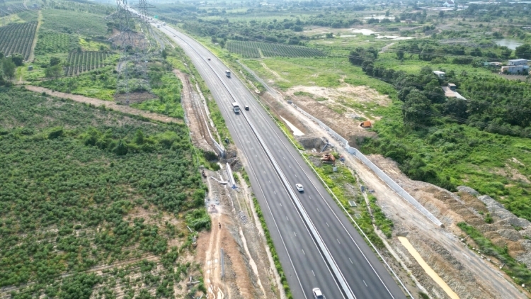 Tập trung nguồn lực nâng cấp, mở rộng hơn 2.300 km cao tốc 