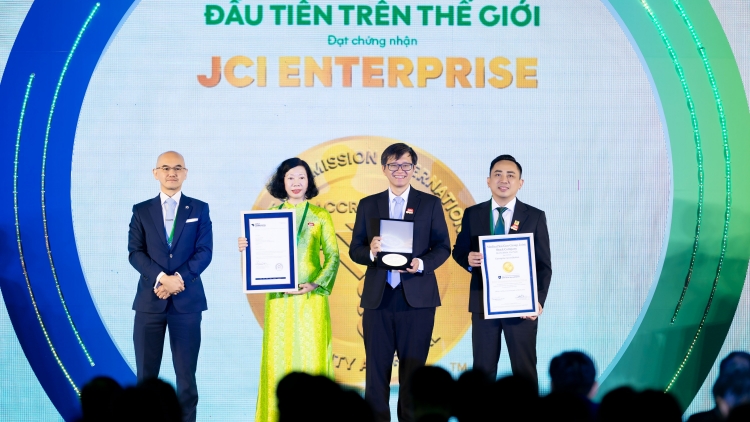 Việt Nam có hệ thống bệnh viện mắt đầu tiên thế giới đạt JCI Enterprise