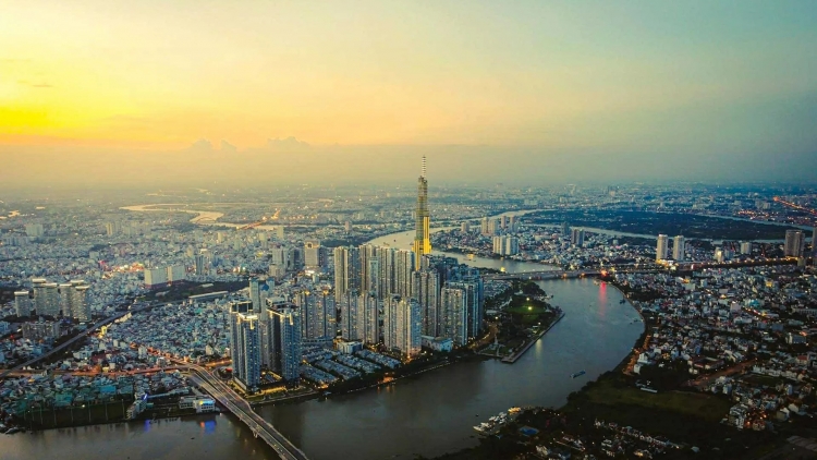Thời sự 12h 4/7/2026: Kinh tế Việt Nam, điểm sáng tăng trưởng trước những thách thức