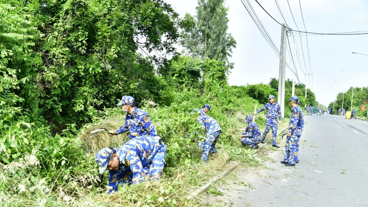 Sắc xanh trên “Cung đường quân - dân”