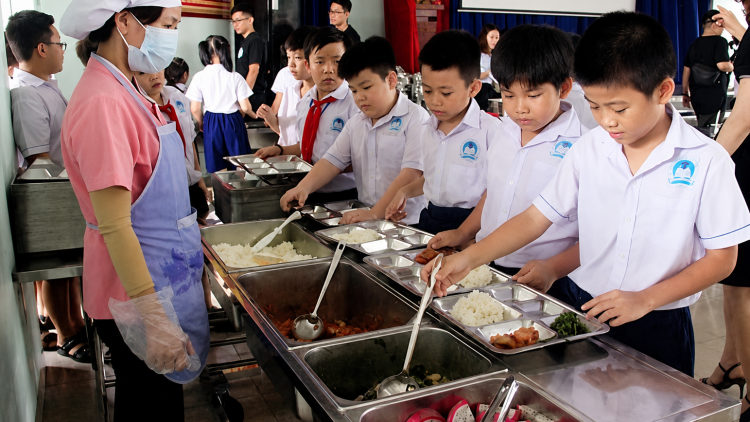 Thời sự 12h 15/8/2026: Thủ tướng yêu cầu tăng cường an toàn thực phẩm trong trường học