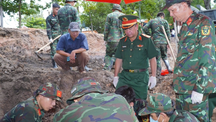 Đẩy nhanh tiến độ tìm kiếm, quy tập hài cốt liệt sĩ tại Công viên Lê Thị Riêng