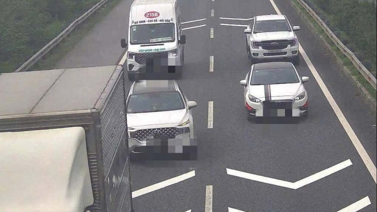 Khoảng cách an toàn trên cao tốc: Từ quy định đến thói quen lái xe