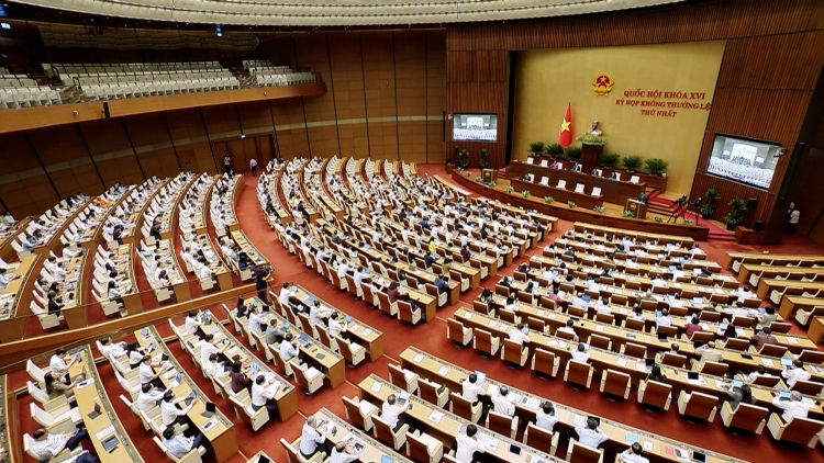 Quốc hội thông qua nhóm chính sách miễn, loại trừ trách nhiệm hình sự với cán bộ dám nghĩ, dám làm
